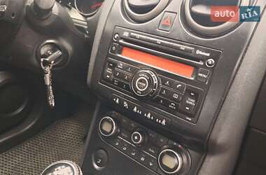 Внедорожник / Кроссовер Nissan Qashqai 2008 в 