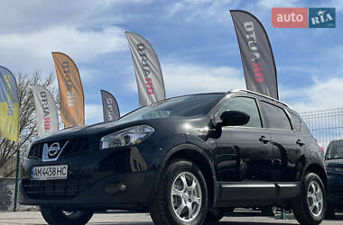 Внедорожник / Кроссовер Nissan Qashqai 2012 в 