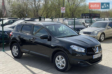Внедорожник / Кроссовер Nissan Qashqai 2012 в 