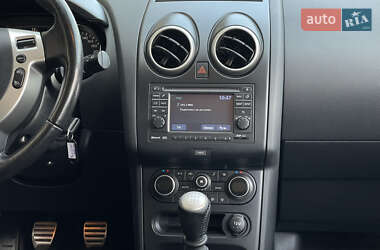 Внедорожник / Кроссовер Nissan Qashqai 2012 в 
