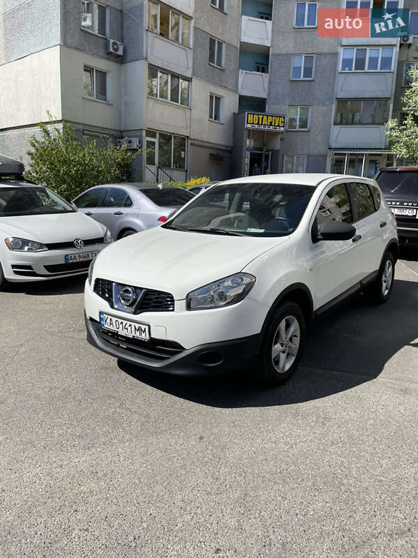 Позашляховик / Кросовер Nissan Qashqai 2012 в 