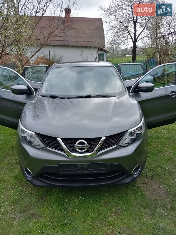 Внедорожник / Кроссовер Nissan Qashqai 2014 в 