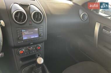 Внедорожник / Кроссовер Nissan Qashqai 2012 в 