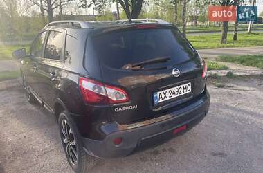 Внедорожник / Кроссовер Nissan Qashqai 2012 в 