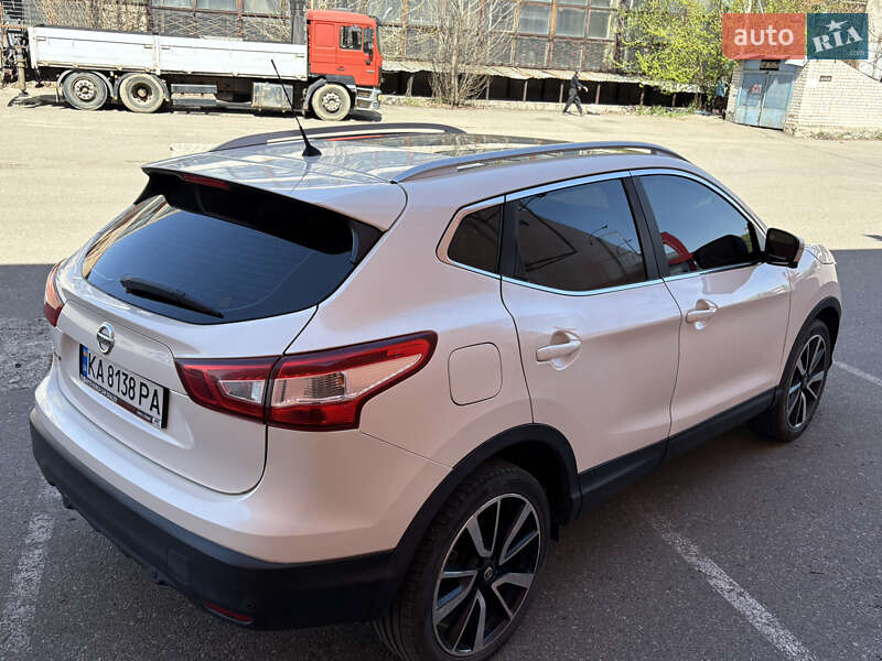 Внедорожник / Кроссовер Nissan Qashqai 2015 в Киеве