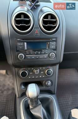 Внедорожник / Кроссовер Nissan Qashqai 2012 в 