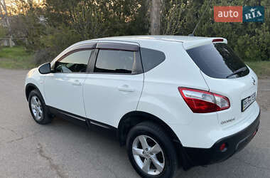 Позашляховик / Кросовер Nissan Qashqai 2011 в 