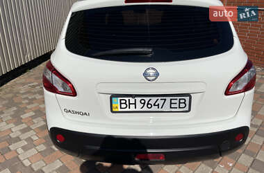 Позашляховик / Кросовер Nissan Qashqai 2011 в 