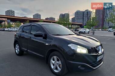 Внедорожник / Кроссовер Nissan Qashqai 2011 в 
