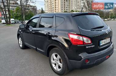 Внедорожник / Кроссовер Nissan Qashqai 2011 в 