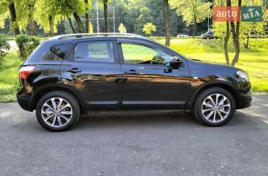 Позашляховик / Кросовер Nissan Qashqai 2012 в 