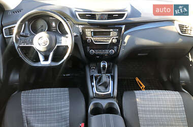 Позашляховик / Кросовер Nissan Qashqai 2021 в 