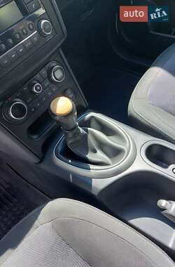 Позашляховик / Кросовер Nissan Qashqai 2013 в 