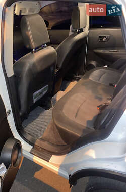 Внедорожник / Кроссовер Nissan Qashqai 2010 в 