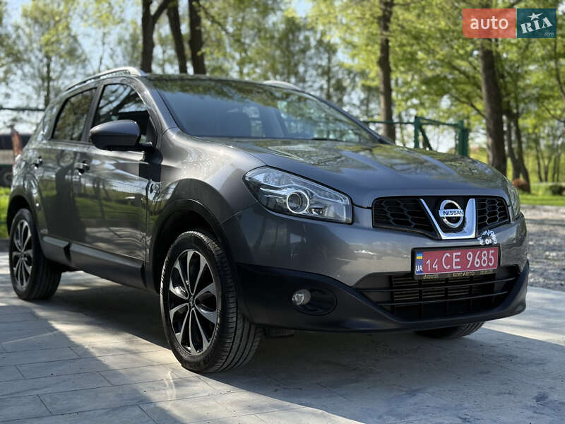 Внедорожник / Кроссовер Nissan Qashqai 2012 в 