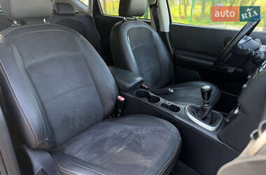 Внедорожник / Кроссовер Nissan Qashqai 2012 в 