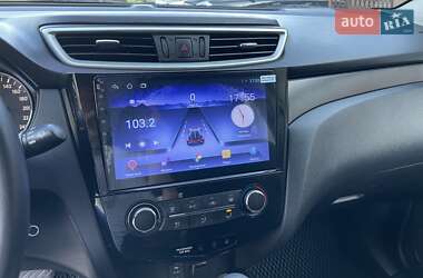Позашляховик / Кросовер Nissan Qashqai 2015 в 