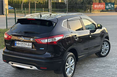 Позашляховик / Кросовер Nissan Qashqai 2015 в 
