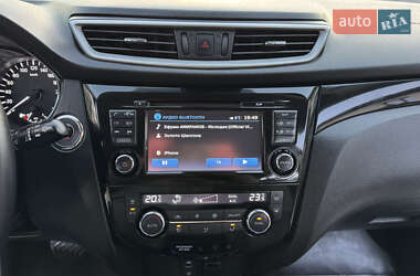Позашляховик / Кросовер Nissan Qashqai 2015 в 