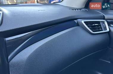 Позашляховик / Кросовер Nissan Qashqai 2014 в 