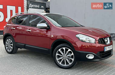Внедорожник / Кроссовер Nissan Qashqai 2010 в 