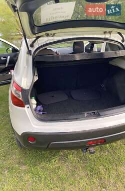 Позашляховик / Кросовер Nissan Qashqai 2010 в 