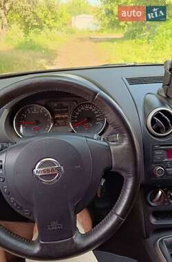 Внедорожник / Кроссовер Nissan Qashqai 2011 в 
