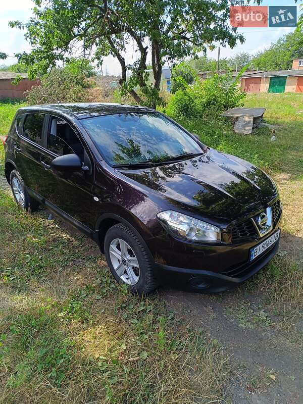 Внедорожник / Кроссовер Nissan Qashqai 2011 в 