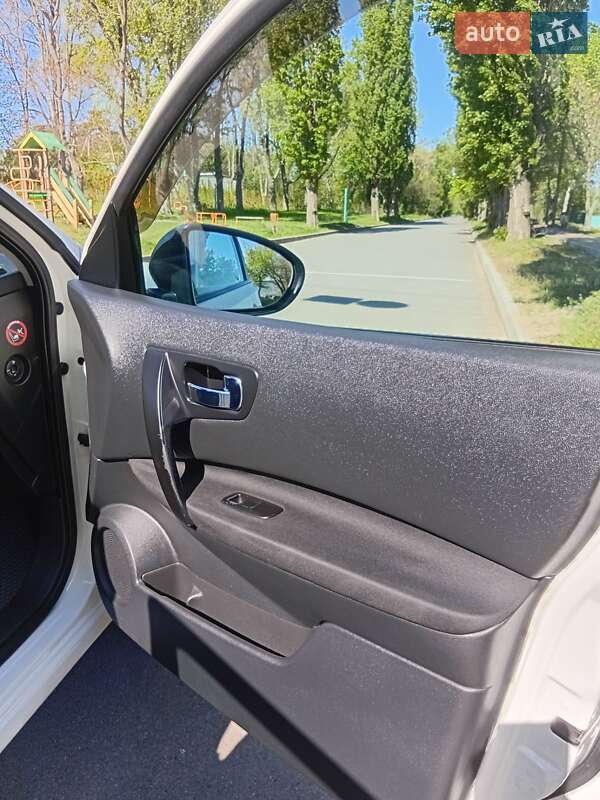 Внедорожник / Кроссовер Nissan Qashqai 2011 в Верхнеднепровске