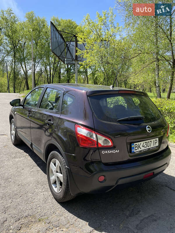 Внедорожник / Кроссовер Nissan Qashqai 2011 в Ровно