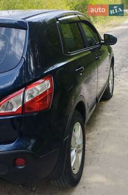 Внедорожник / Кроссовер Nissan Qashqai 2010 в 