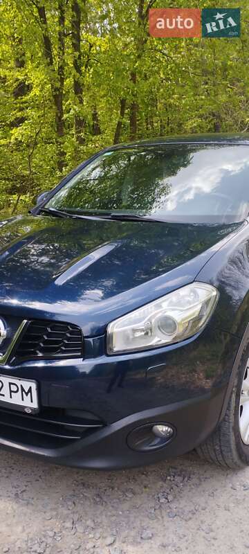 Внедорожник / Кроссовер Nissan Qashqai 2010 в 