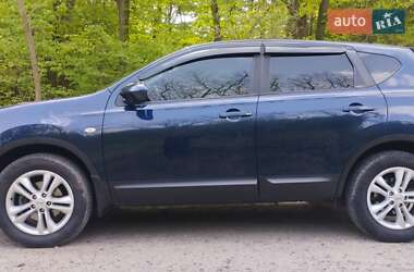 Внедорожник / Кроссовер Nissan Qashqai 2010 в 