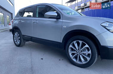 Внедорожник / Кроссовер Nissan Qashqai 2012 в 