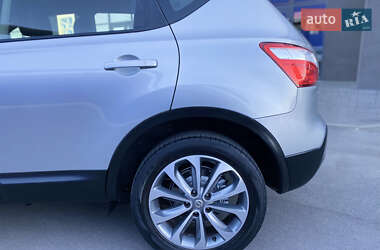 Внедорожник / Кроссовер Nissan Qashqai 2012 в 