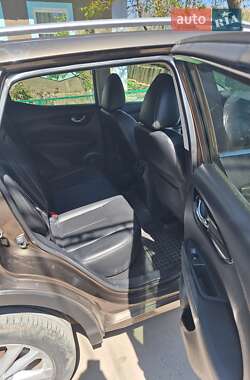 Внедорожник / Кроссовер Nissan Qashqai 2014 в 
