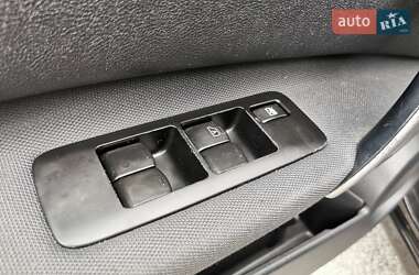 Позашляховик / Кросовер Nissan Qashqai 2012 в 