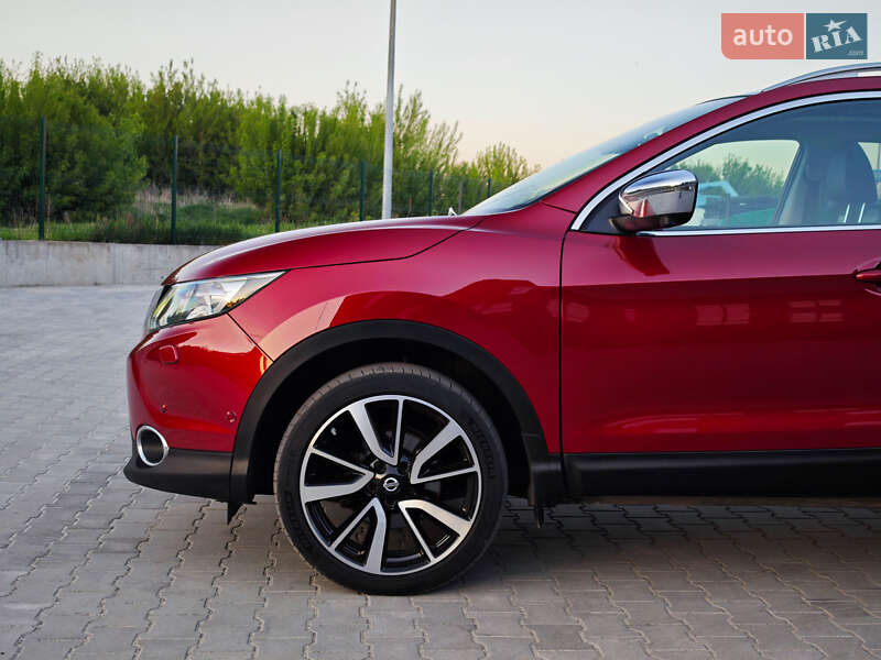 Позашляховик / Кросовер Nissan Qashqai 2016 в Дубні