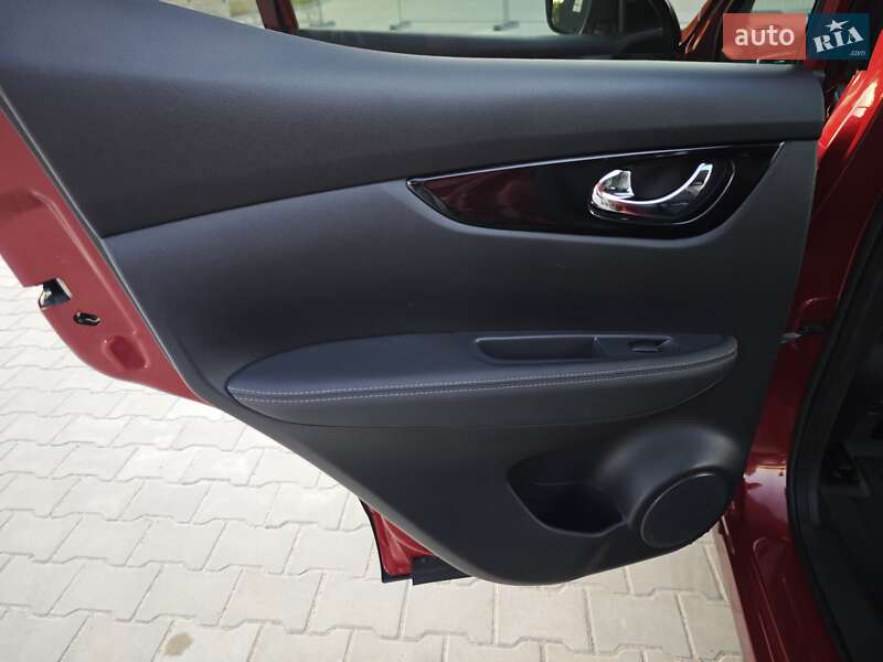 Позашляховик / Кросовер Nissan Qashqai 2016 в Дубні