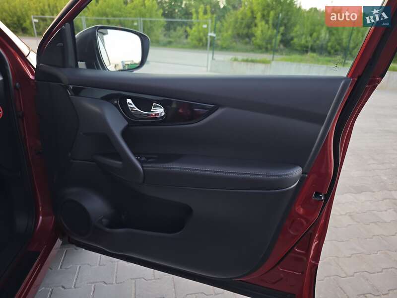 Позашляховик / Кросовер Nissan Qashqai 2016 в Дубні