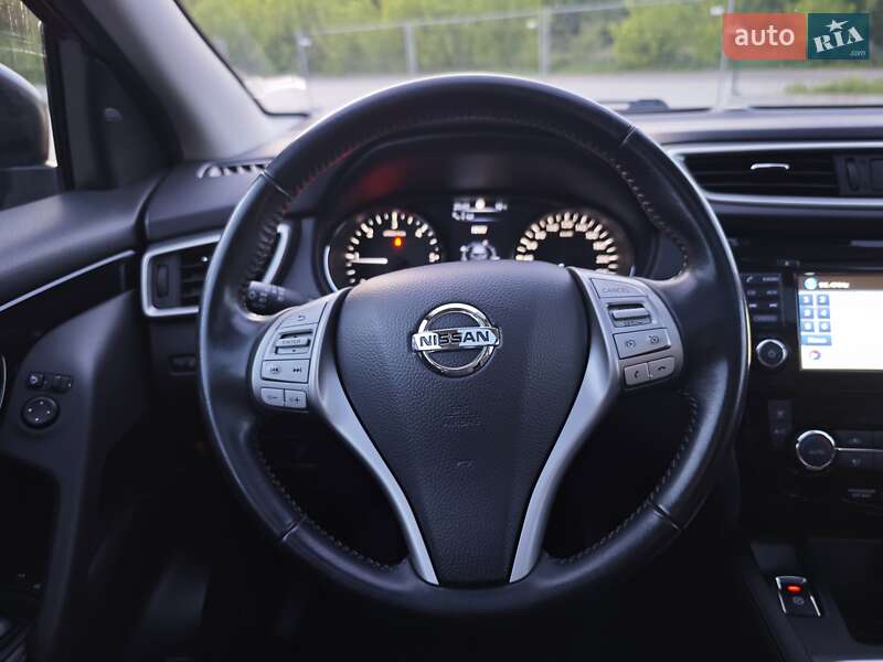 Позашляховик / Кросовер Nissan Qashqai 2016 в Дубні