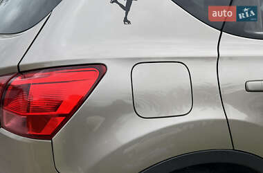 Позашляховик / Кросовер Nissan Qashqai 2010 в 