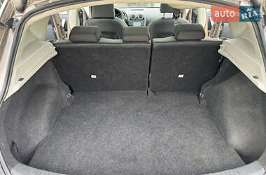 Позашляховик / Кросовер Nissan Qashqai 2010 в 