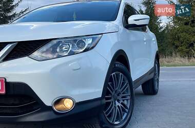 Позашляховик / Кросовер Nissan Qashqai 2015 в 