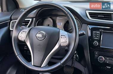 Позашляховик / Кросовер Nissan Qashqai 2015 в 