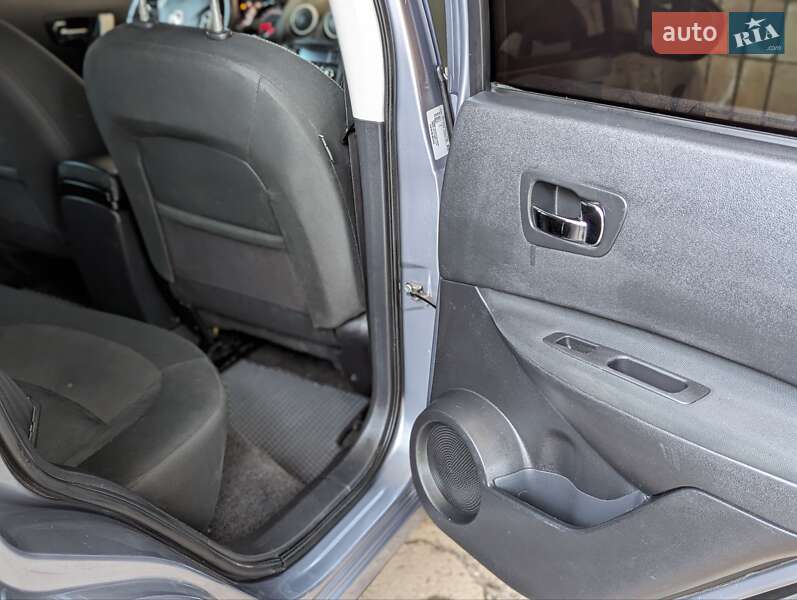 Позашляховик / Кросовер Nissan Qashqai 2010 в Івано-Франківську