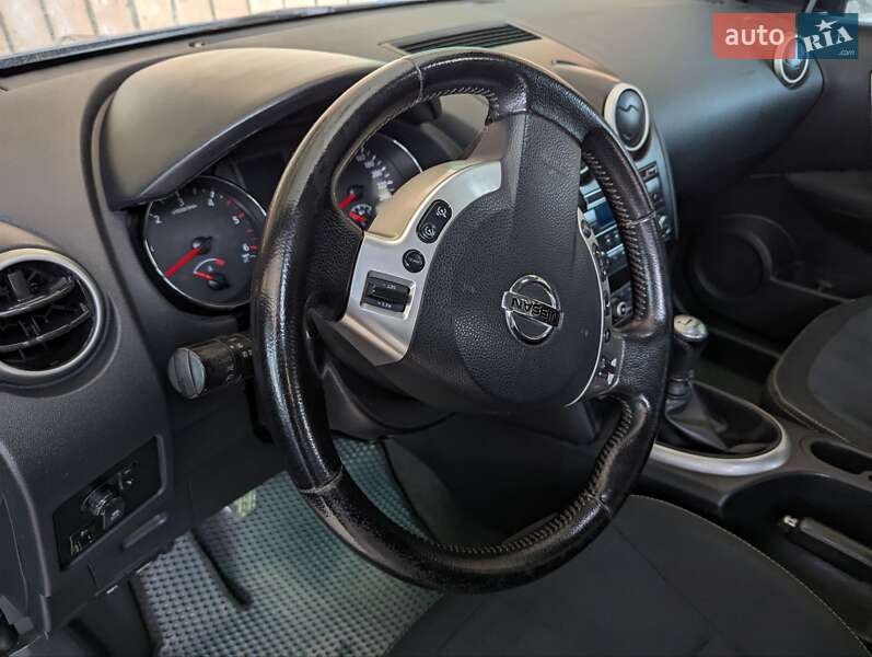 Позашляховик / Кросовер Nissan Qashqai 2010 в Івано-Франківську