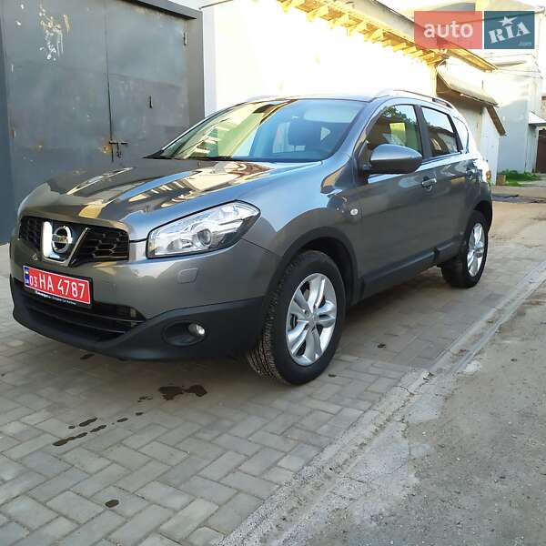 Позашляховик / Кросовер Nissan Qashqai 2011 в 