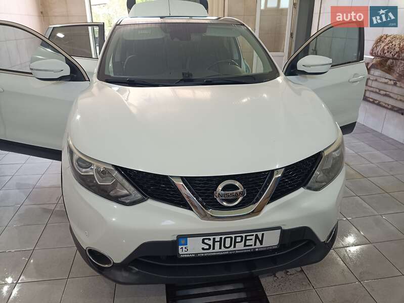 Внедорожник / Кроссовер Nissan Qashqai 2014 в 