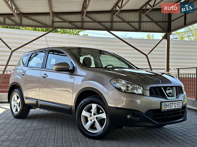 Позашляховик / Кросовер Nissan Qashqai 2011 в 
